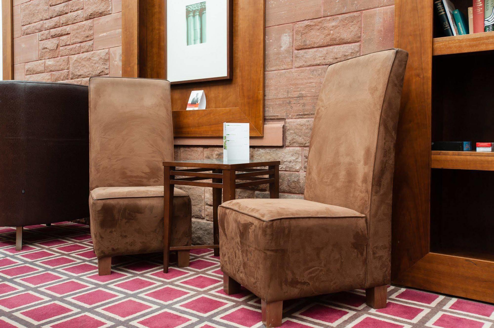 Holiday Inn Dumfries By Ihg Exterior foto