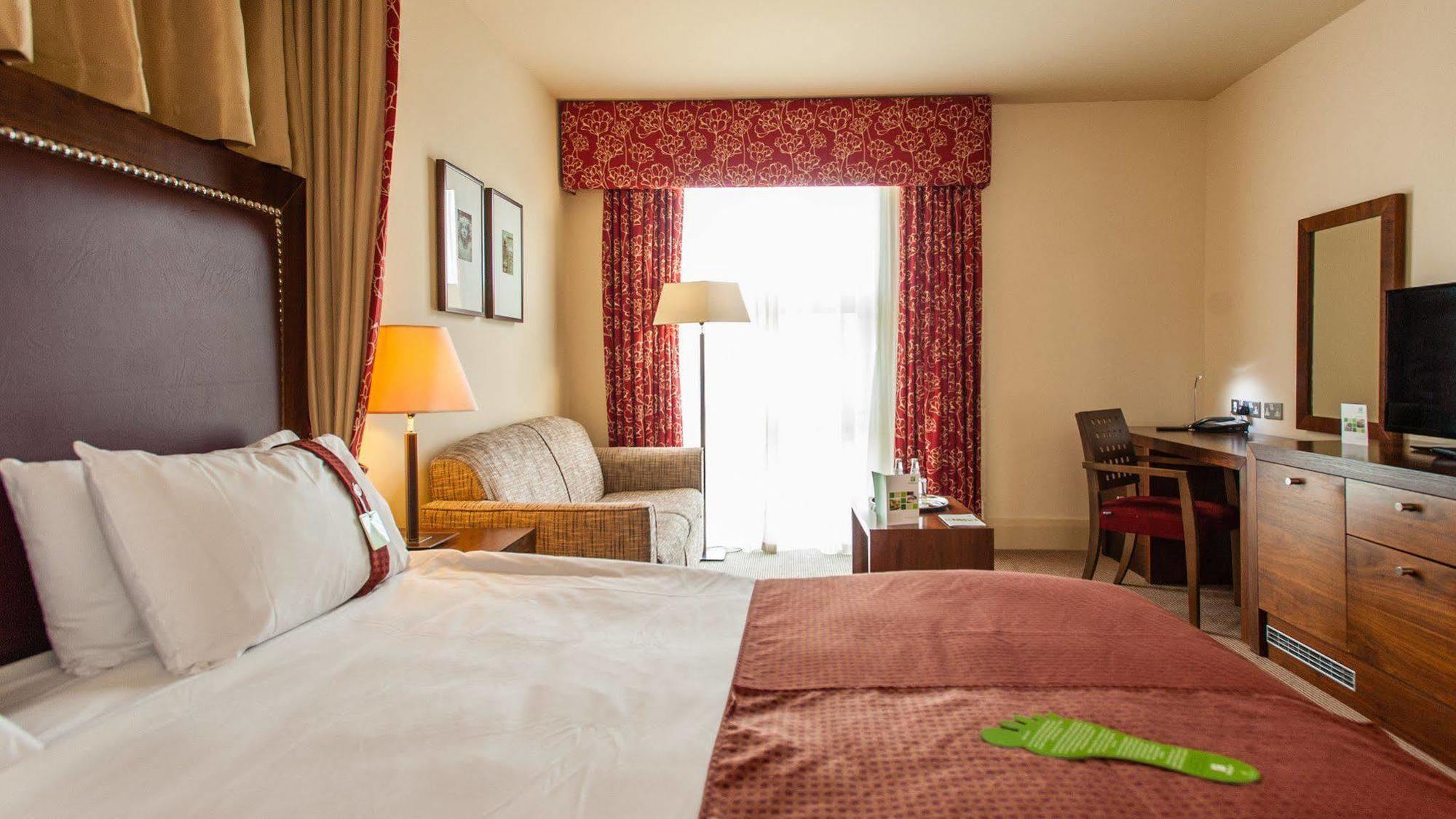 Holiday Inn Dumfries By Ihg Exterior foto